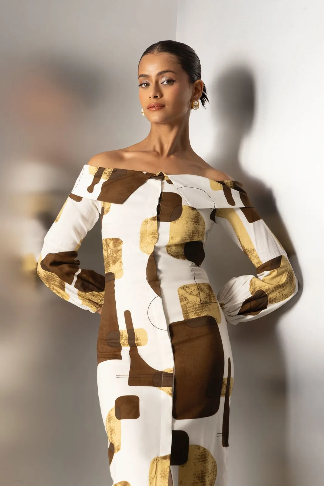 Apricot Crush – midi dress in abstract print