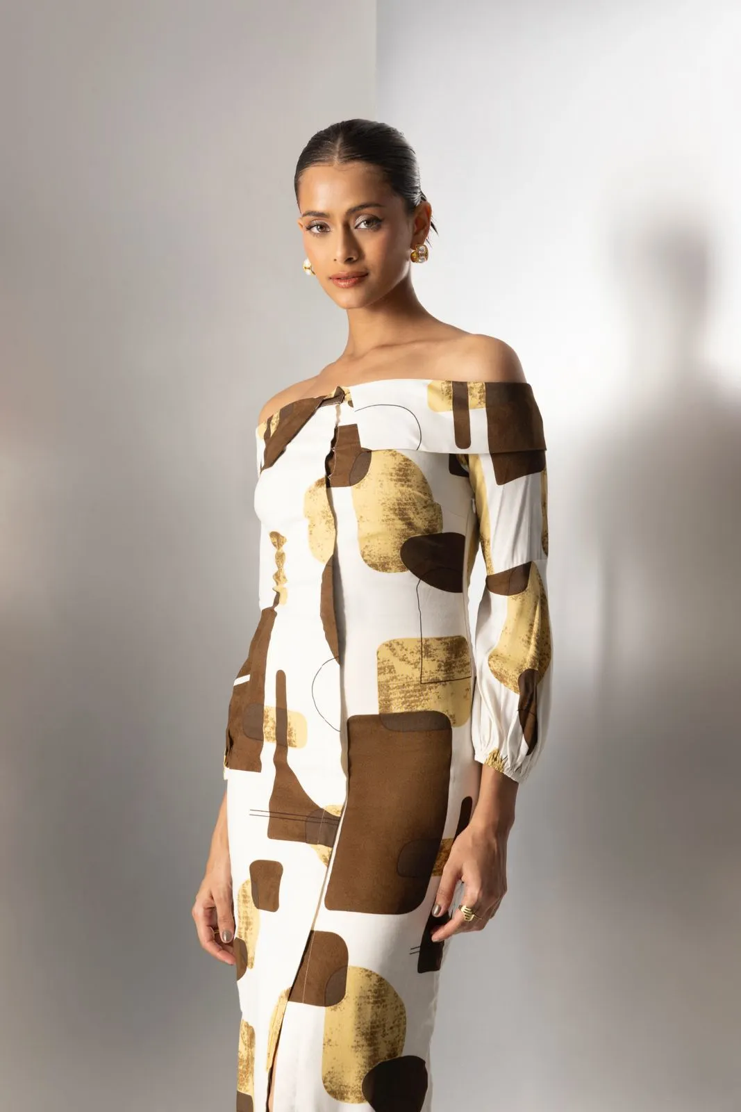 Apricot Crush – midi dress in abstract print