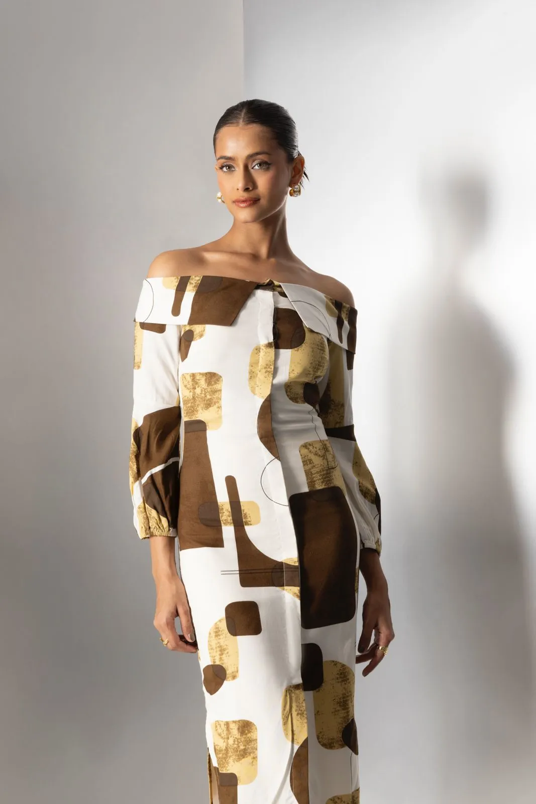 Apricot Crush – midi dress in abstract print