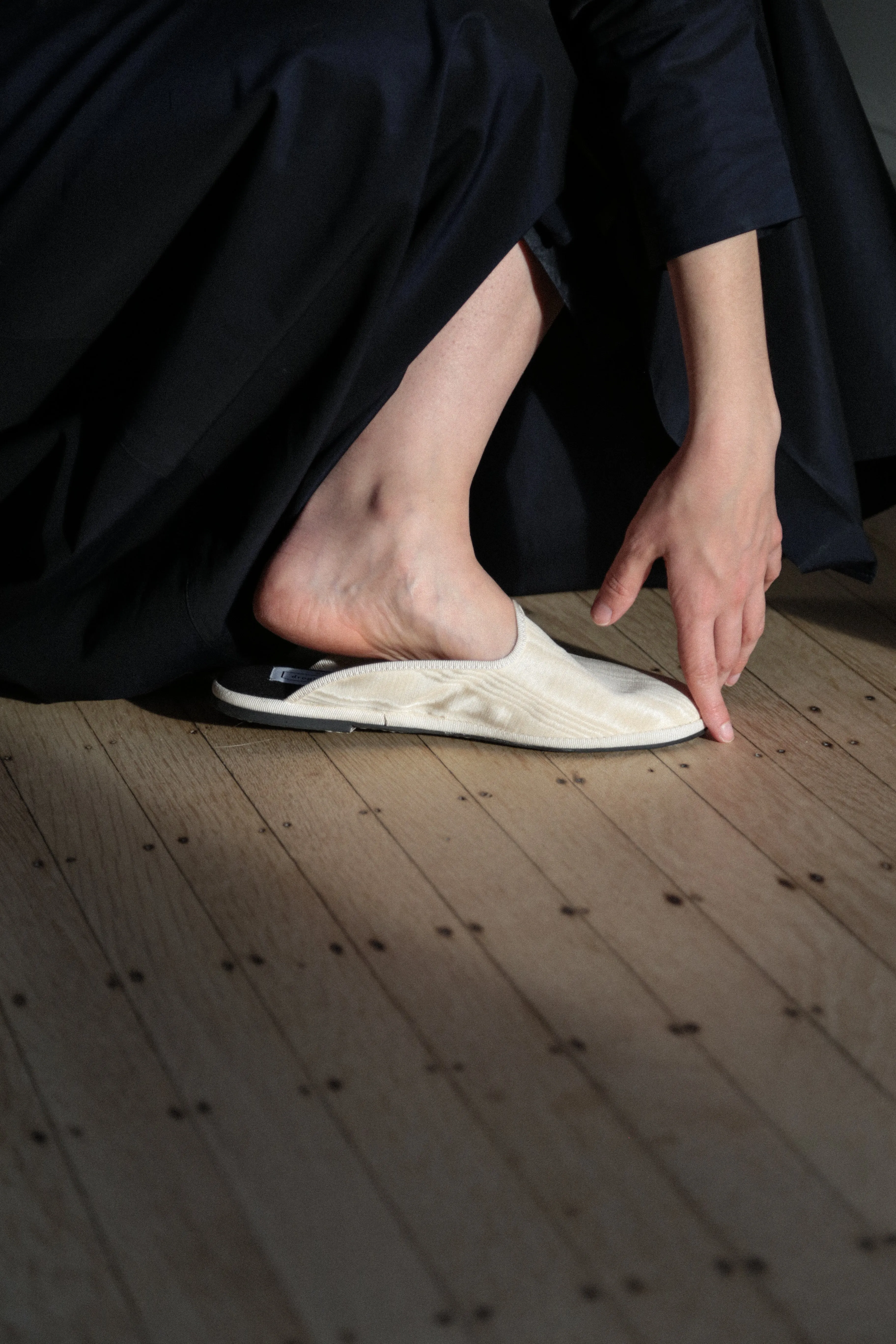 Drogheria Crivellini Silk Slides in Cream