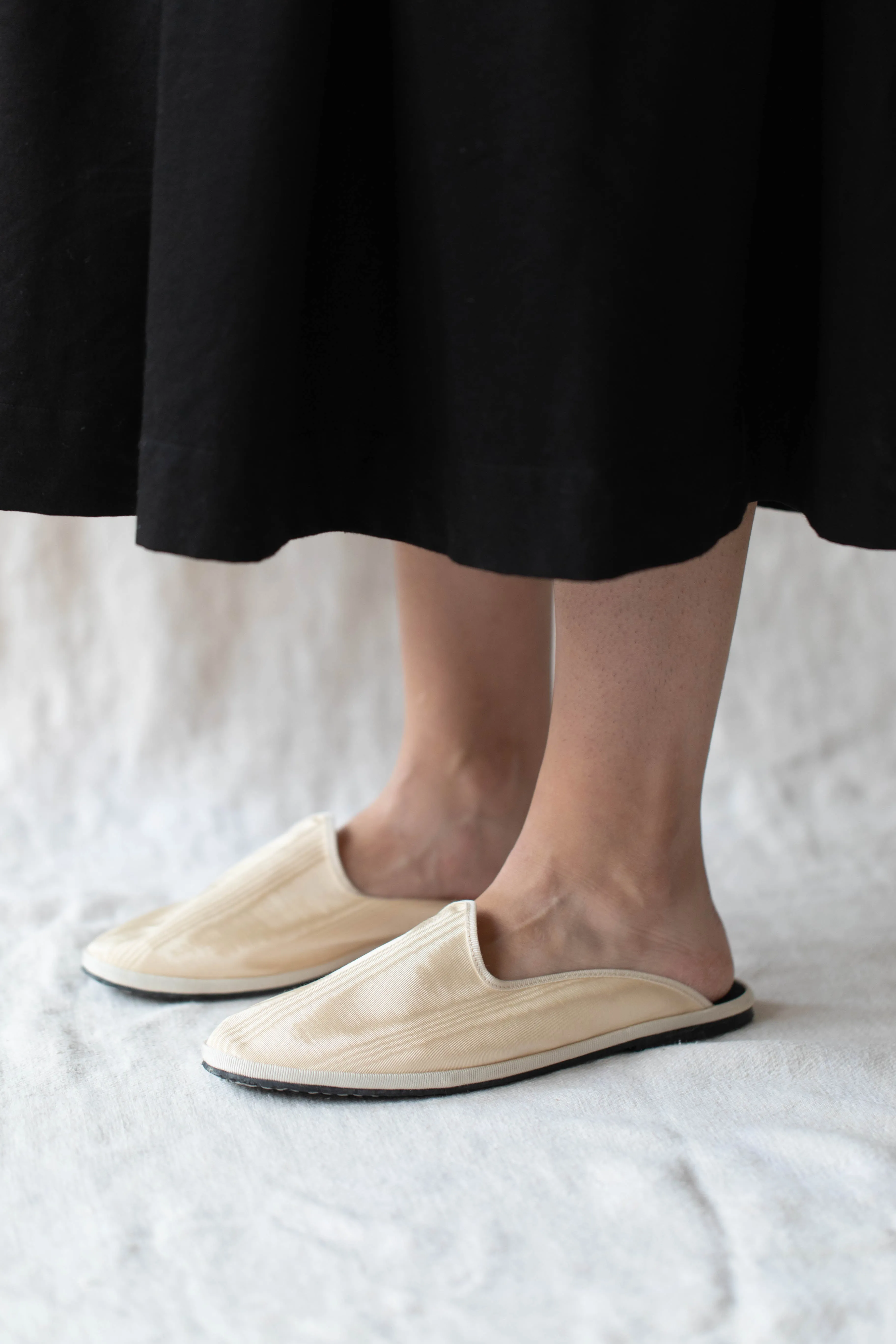 Drogheria Crivellini Silk Slides in Cream