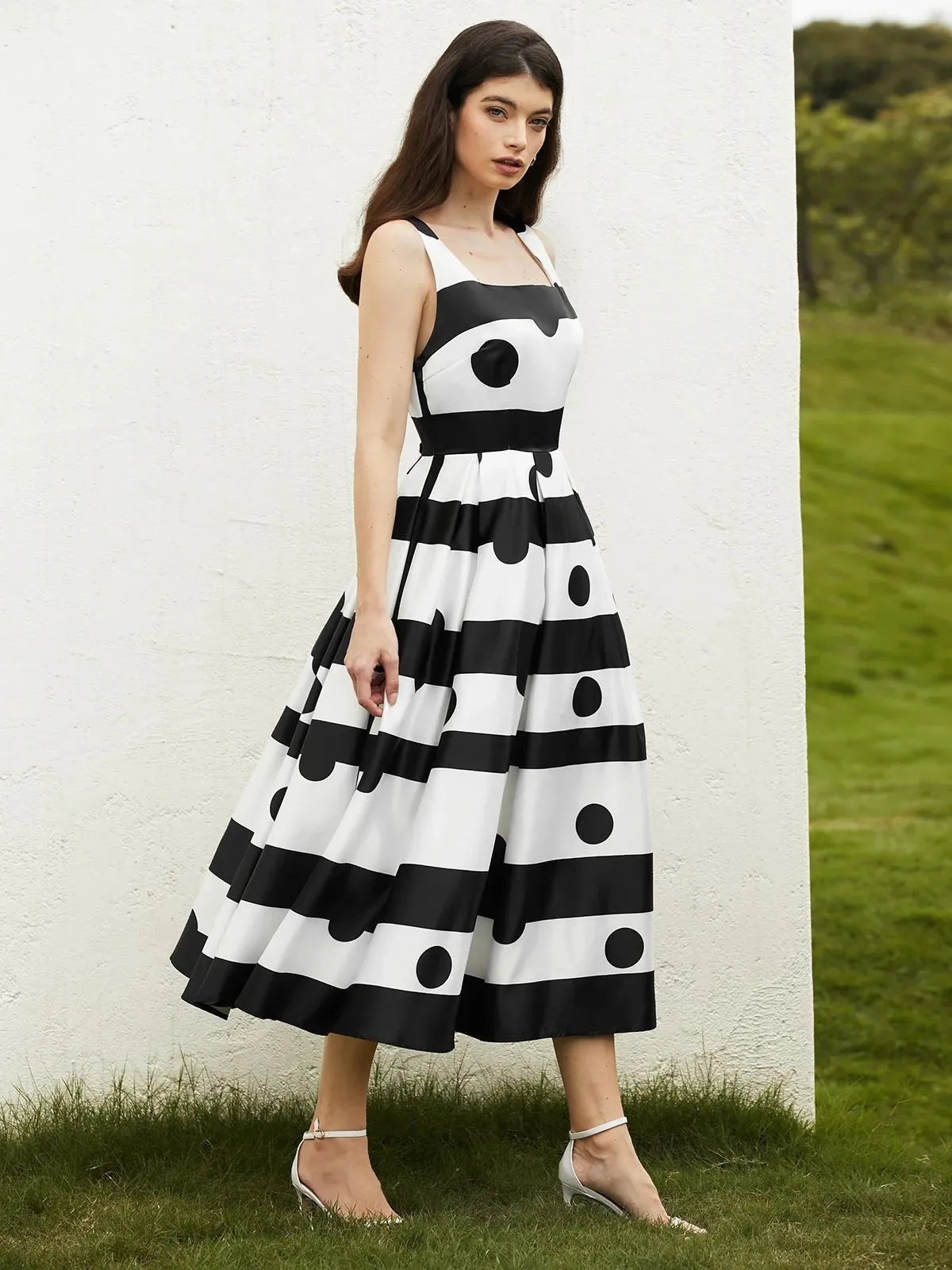 Elegant Polka Dot and Striped A-Line Maxi Dress with Spaghetti Straps