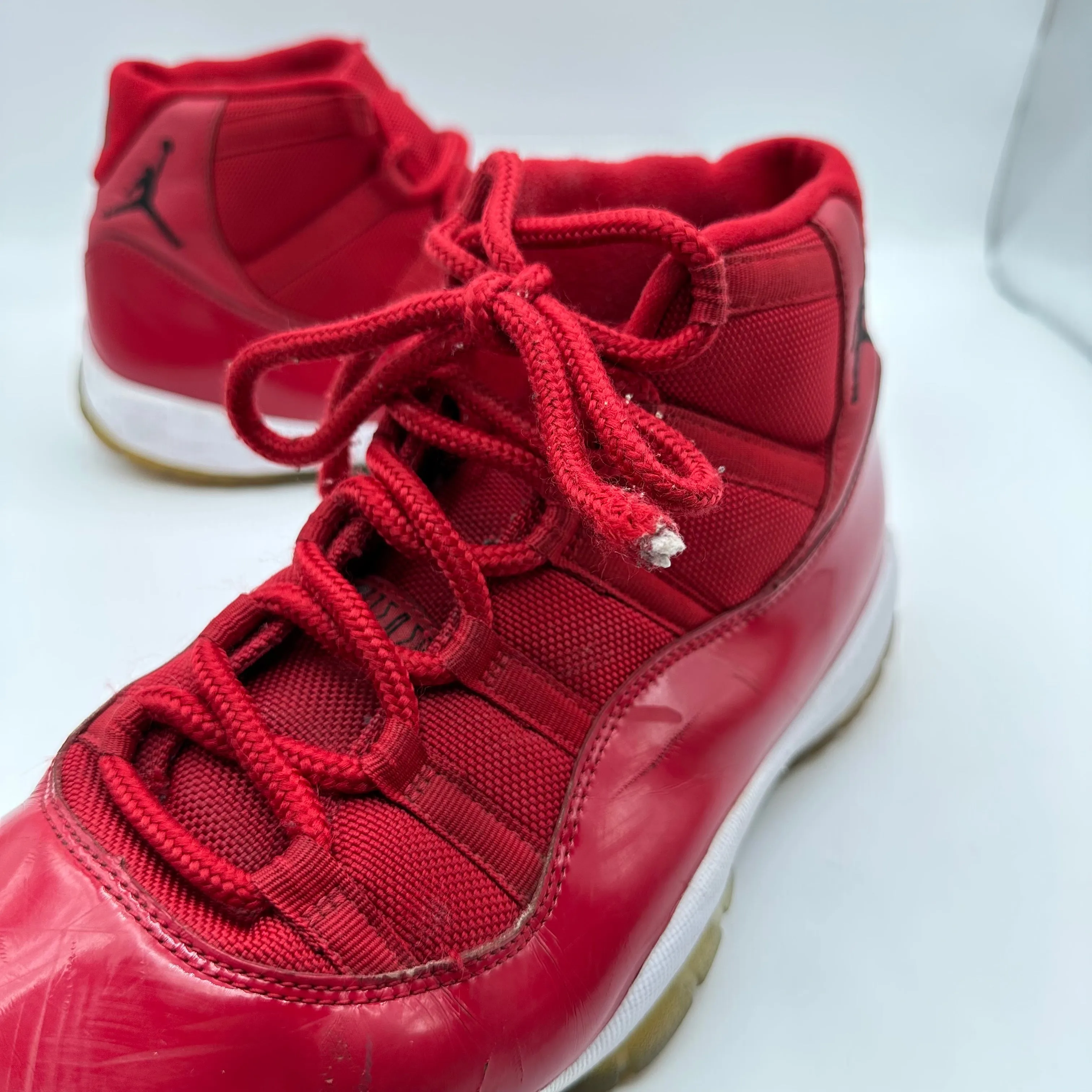 Jordan 11 Retro Win Like 96 *pre-owned* (SIZE 11)