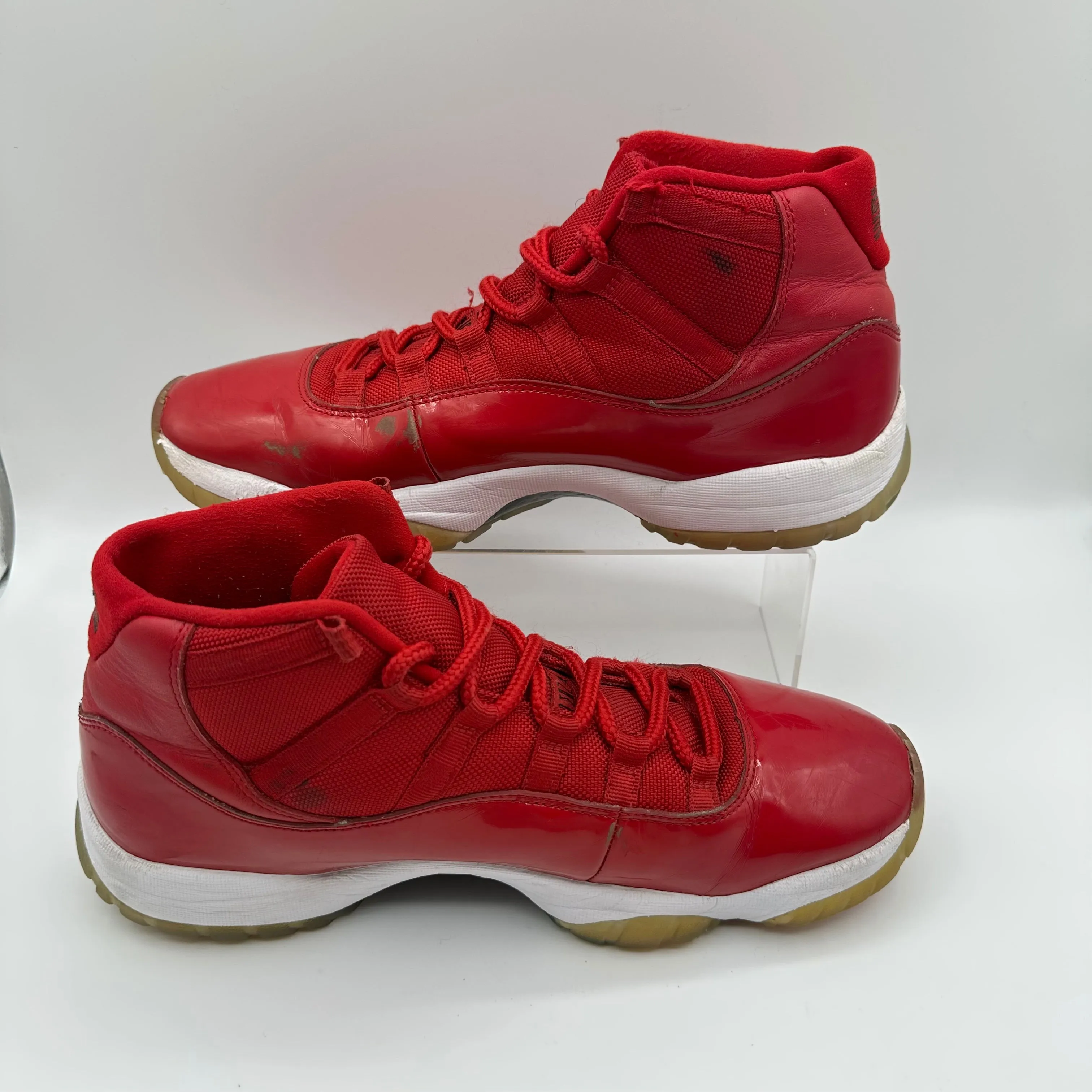Jordan 11 Retro Win Like 96 *pre-owned* (SIZE 11)