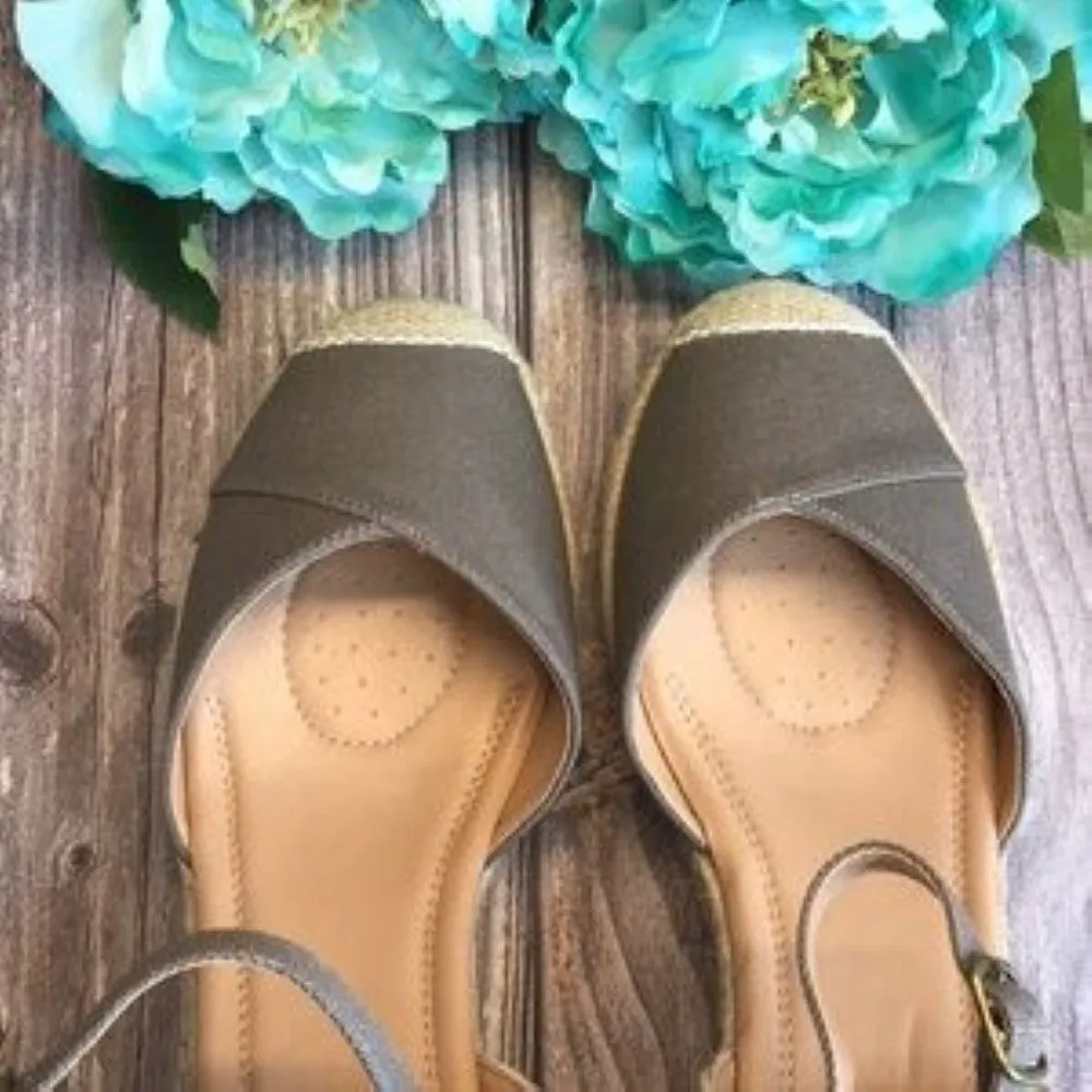 JOURNEE Ashlyn Grey Espadrille Wedges 8.5M