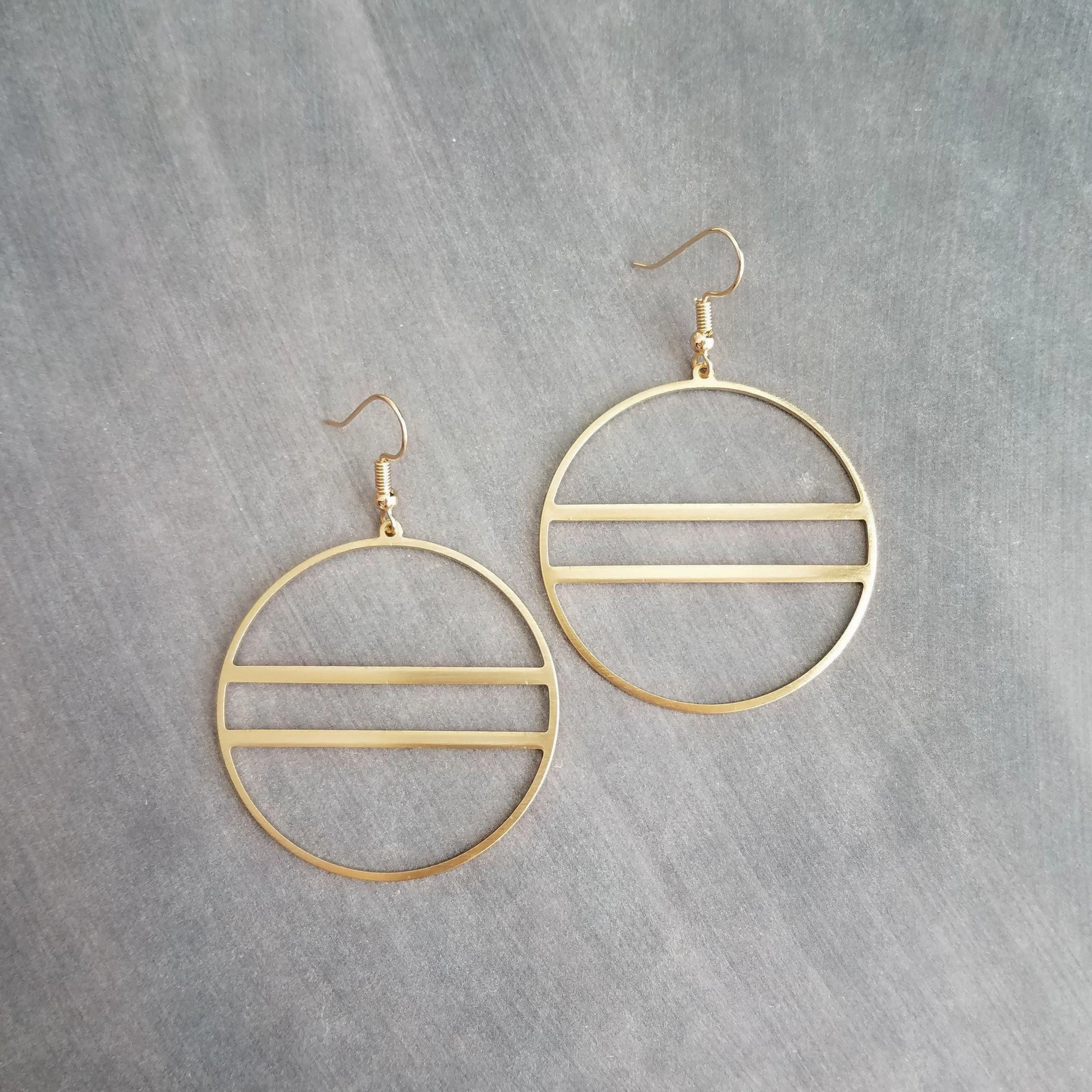 Large Gold Circle Earrings, gold hoop earring, big gold circle earring, double lines circle, large lightweight earring round earring, 2.5 in