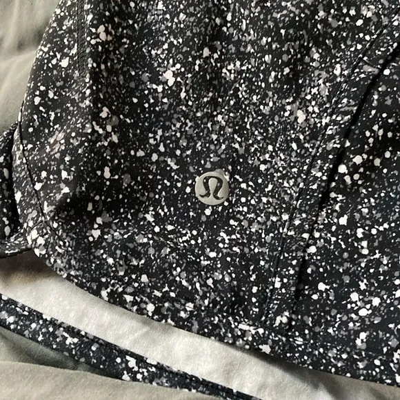 Lululemon Run Times Short Mini Splatter White Black 8