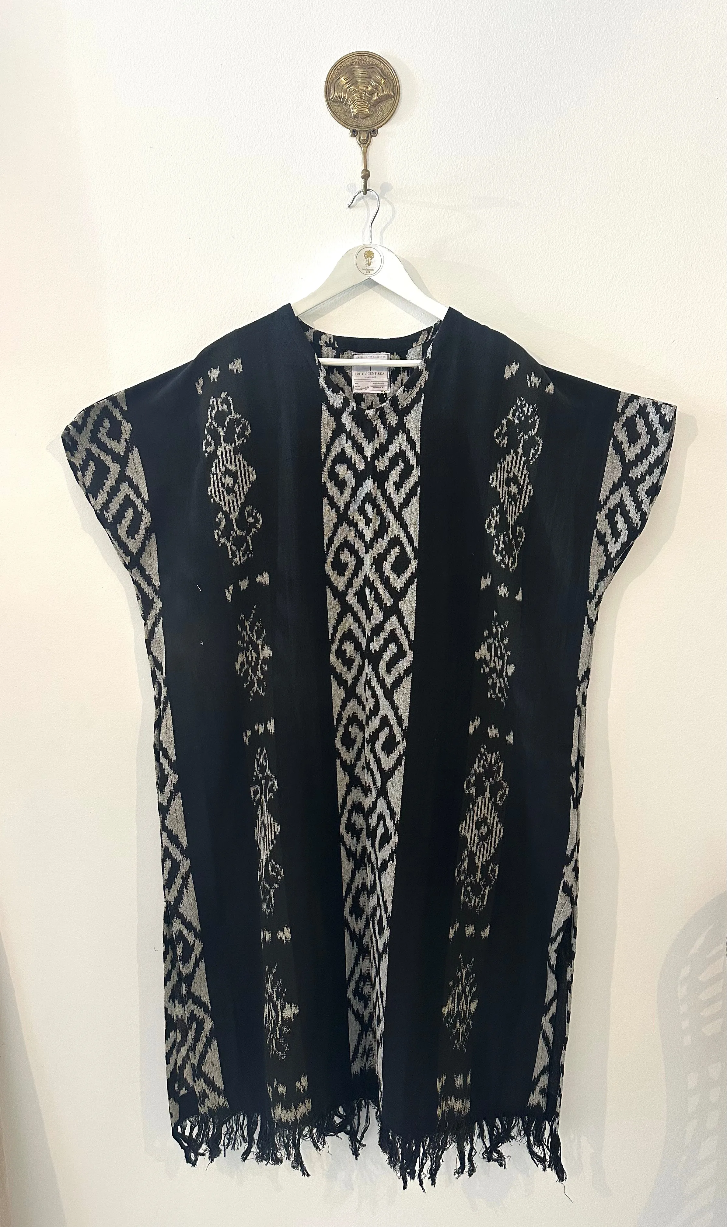 SOLANA Beach Cover in Black Ikat