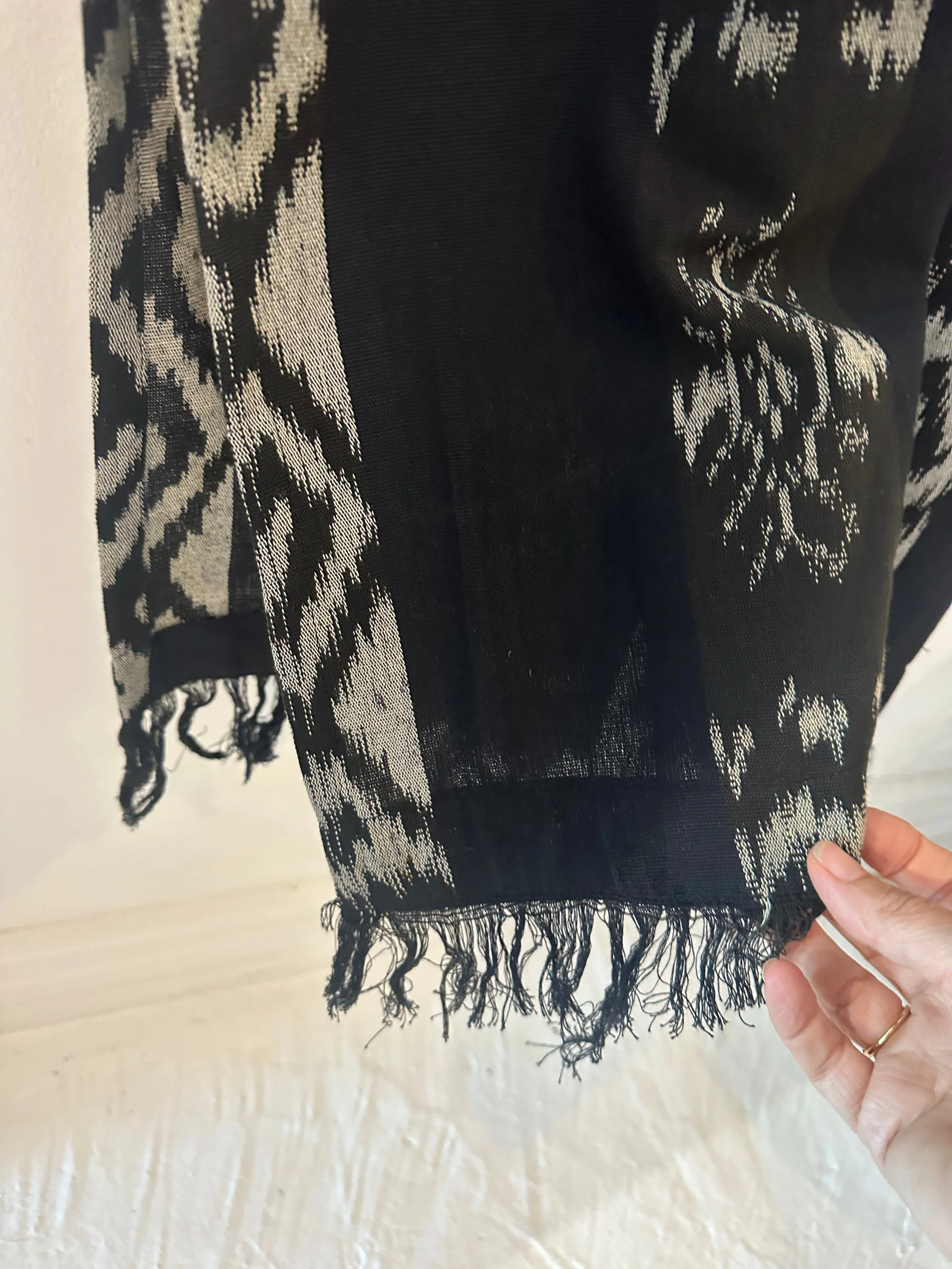 SOLANA Beach Cover in Black Ikat
