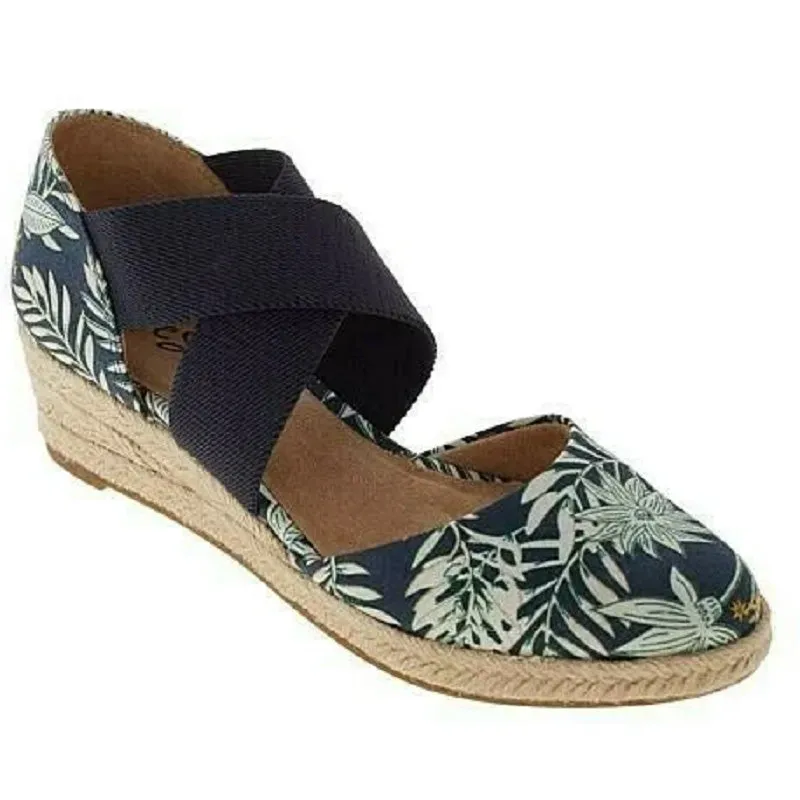 Supportive lightweight orthopedic summer footwear