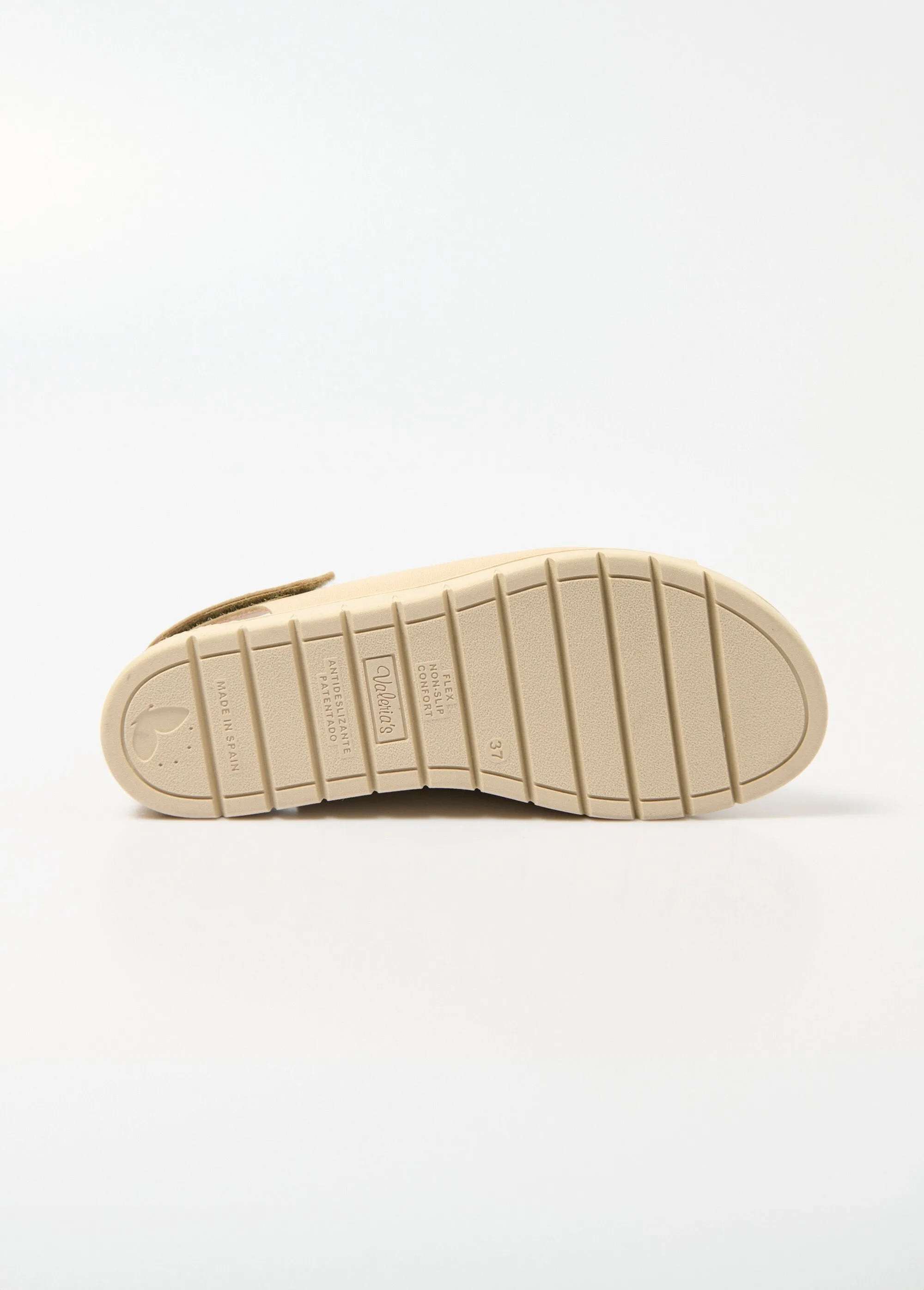 Wide open elasticated sandals